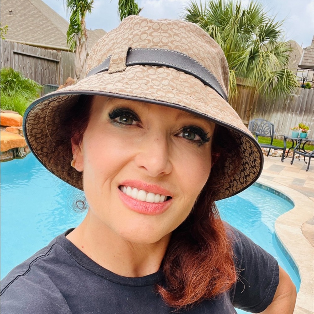 PRISTINE 💕🎉Vintage Coach Signature Bucket Hat with Leather Trim 🎉💕